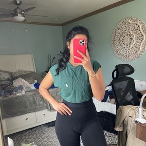 bundle of two ptula crop tops